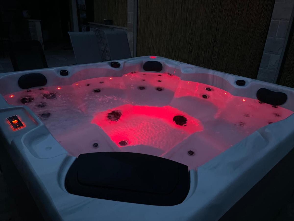 Vacation House Marin With Jacuzzi - Bol, Brac ภายนอก รูปภาพ
