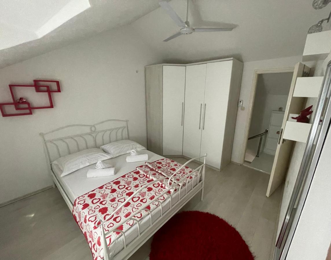 Vacation House Marin With Jacuzzi - Bol, Brac ภายนอก รูปภาพ