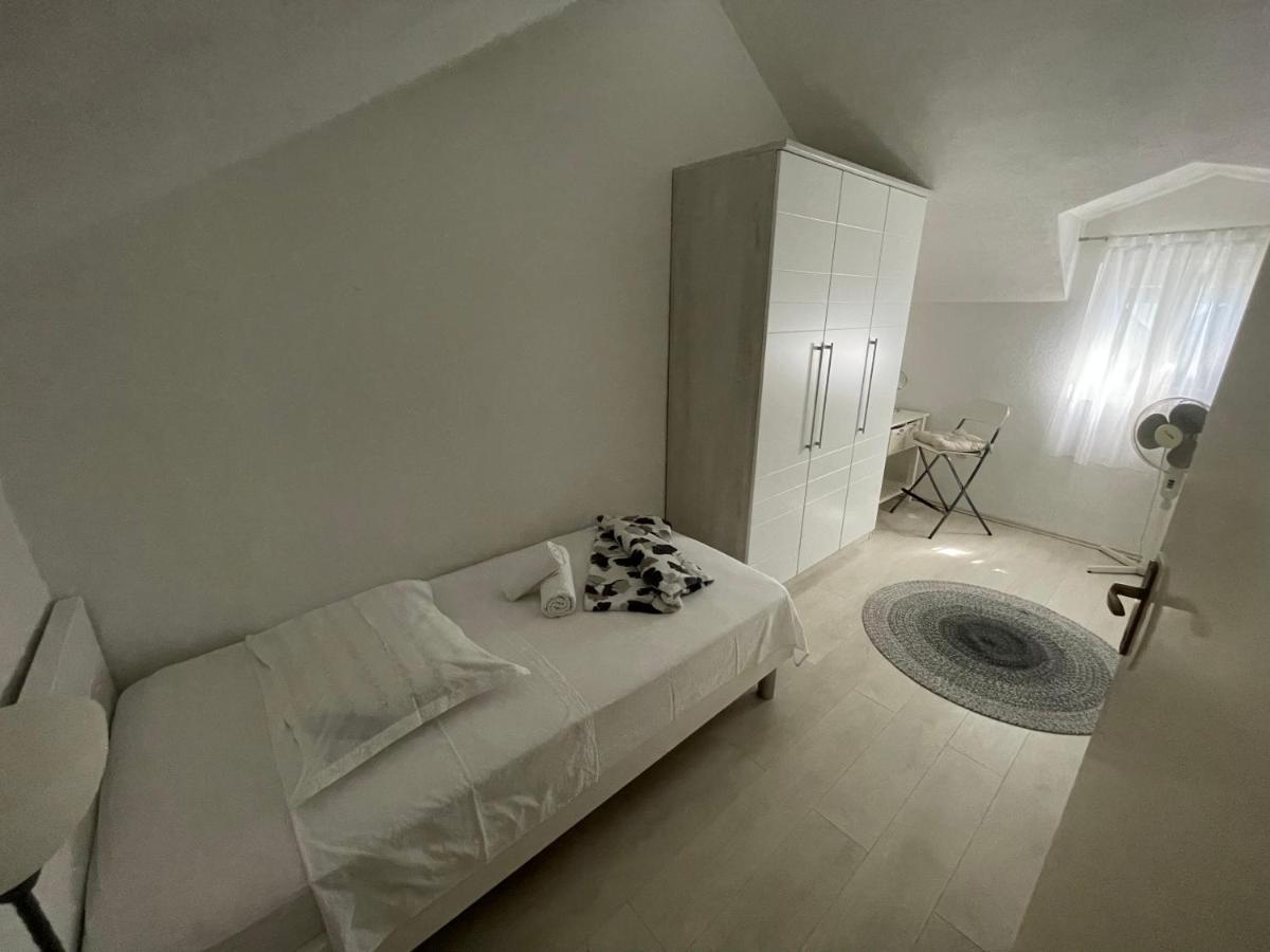 Vacation House Marin With Jacuzzi - Bol, Brac ภายนอก รูปภาพ