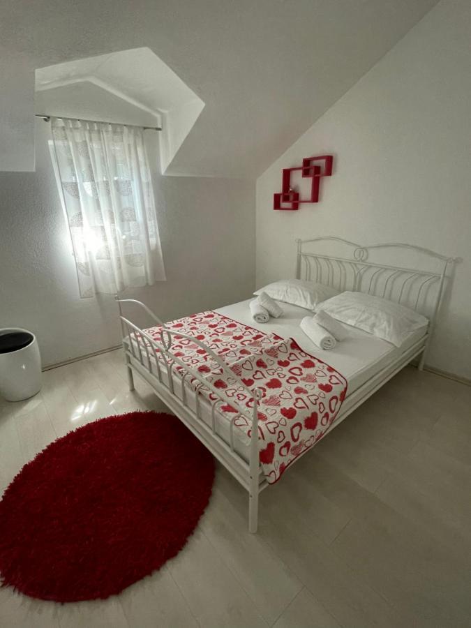 Vacation House Marin With Jacuzzi - Bol, Brac ภายนอก รูปภาพ