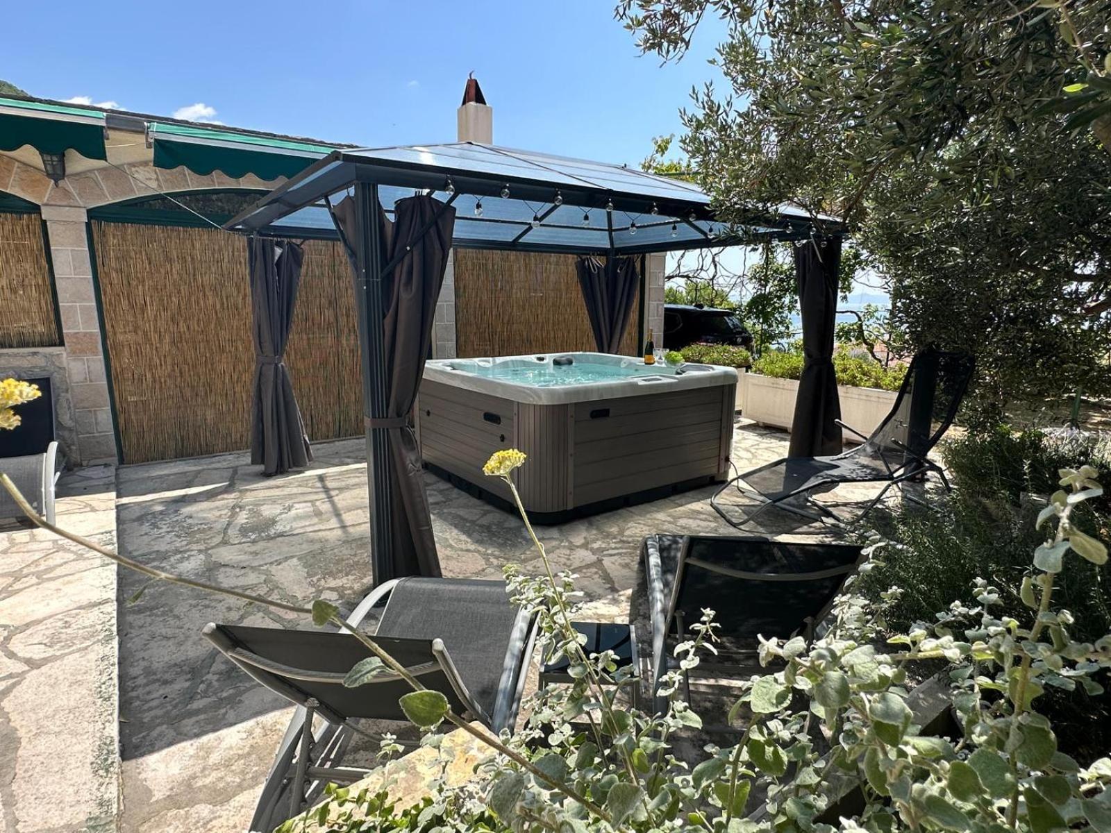 Vacation House Marin With Jacuzzi - Bol, Brac ภายนอก รูปภาพ